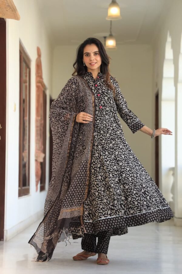 Anarkali karta with kota doriya dupatta